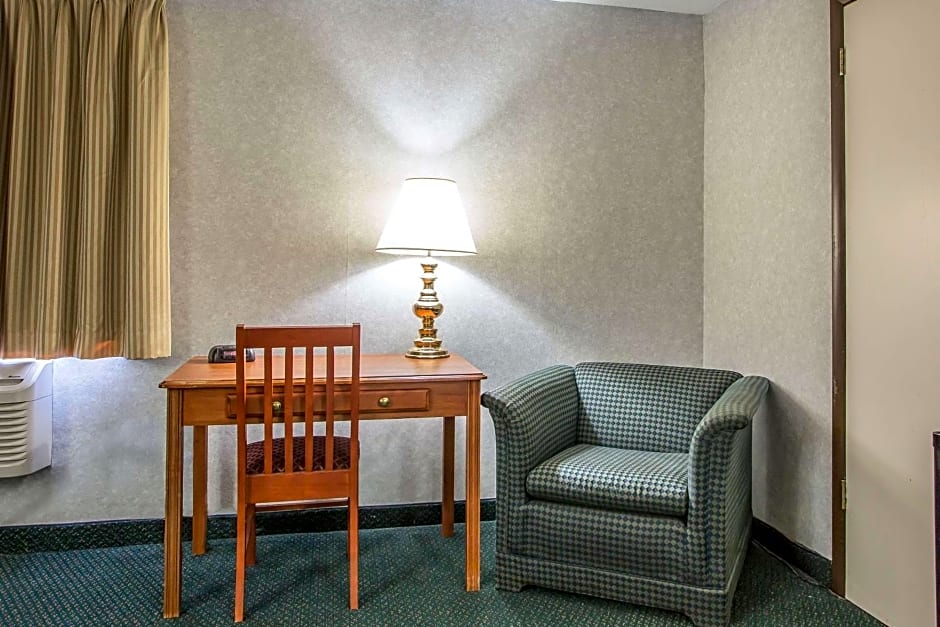 Rodeway Inn Bedford