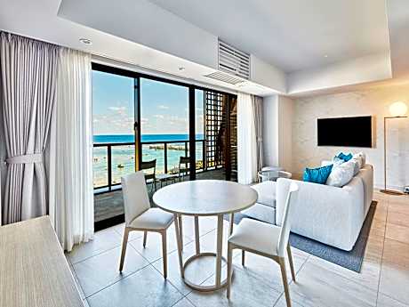 DELUXE SUITE OCEAN VIEW