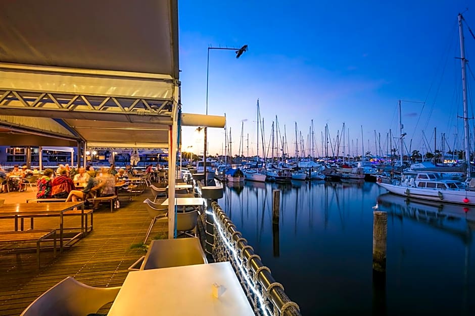 Nightcap at Kawana Waters Hotel