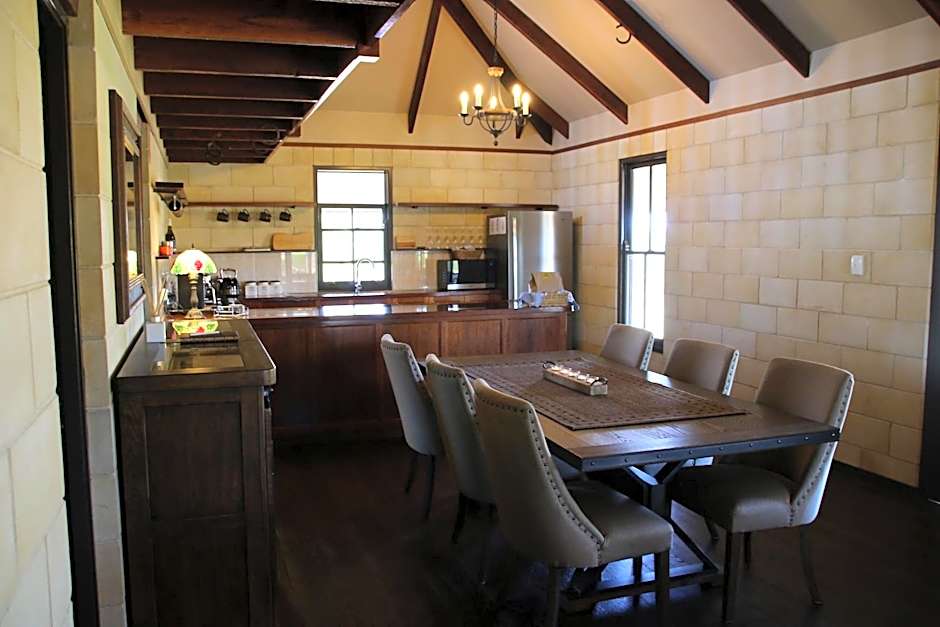 Dusty Hill Vineyard - Moffatdale