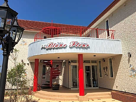 Petit Hotel Blanc Fleur