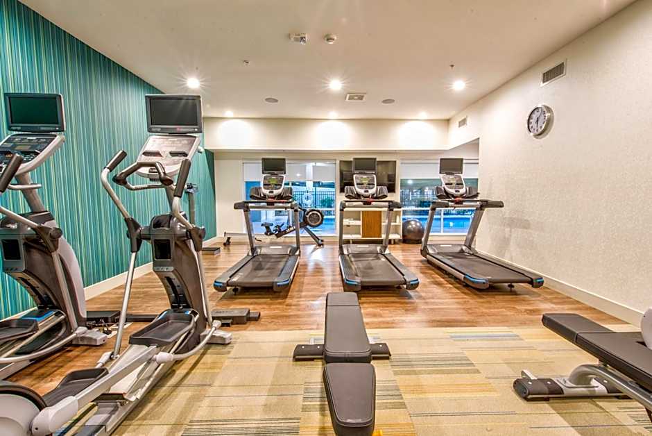 Holiday Inn Express & Suites Dallas NW - Farmers Branch By IHG