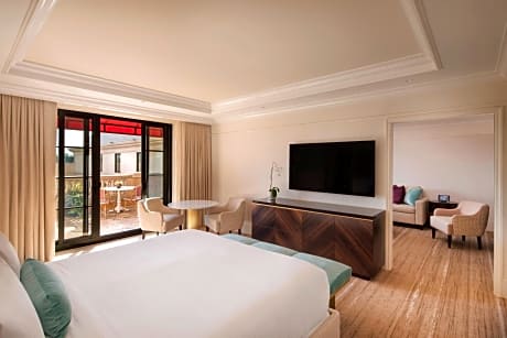 Caroline Astor Suite, Suite, 1 King, Pool view, Balcony