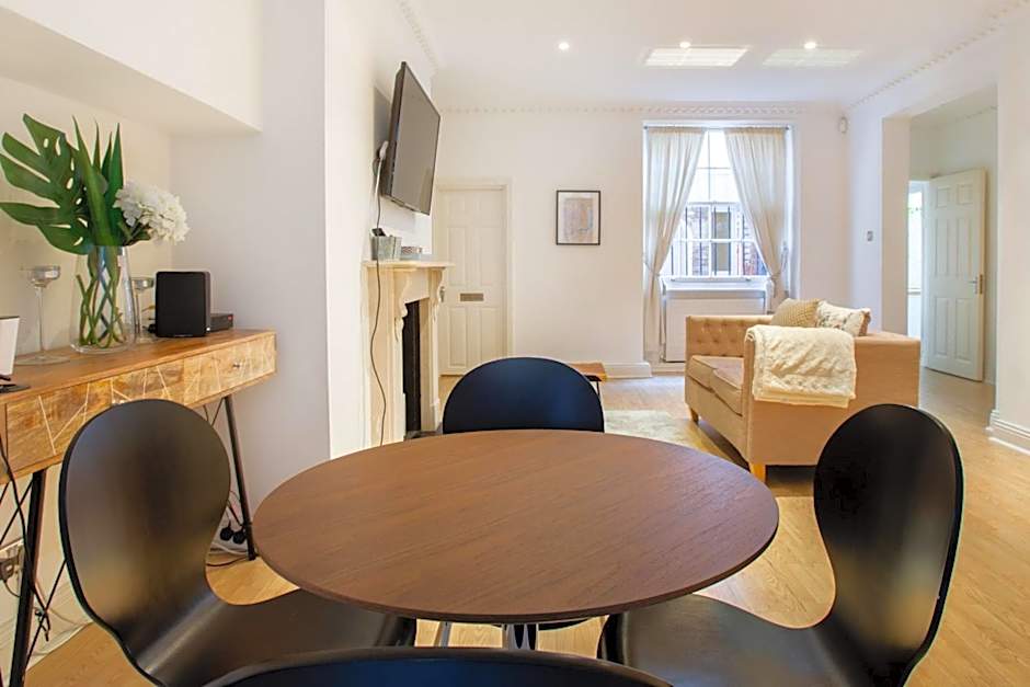 Spacious 1 bed Sloane Square
