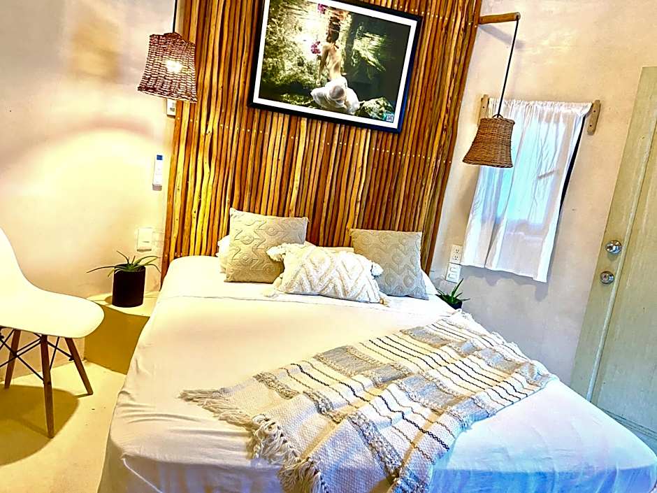 Isabella Beachside Hotel – Playa del Carmen, TX