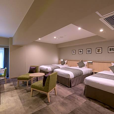Superior Quadruple Room - Nonsmoking