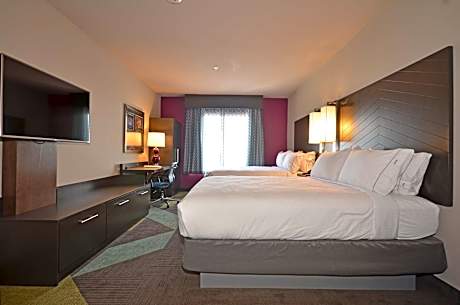 Suite with Two Queen Beds