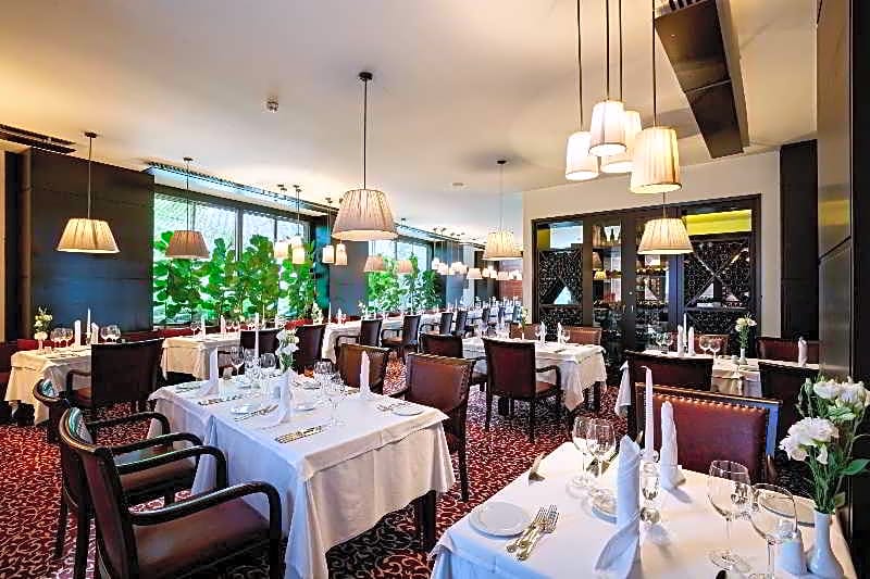 GRAVEL HOTELS SELECT