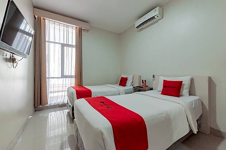 RedDoorz near Pasar Baru Bandung