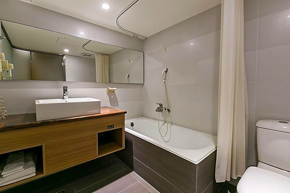 Highness Hotel