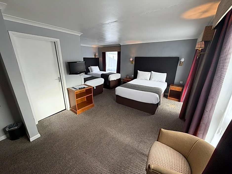 Raven Hotel by Greene King Inns