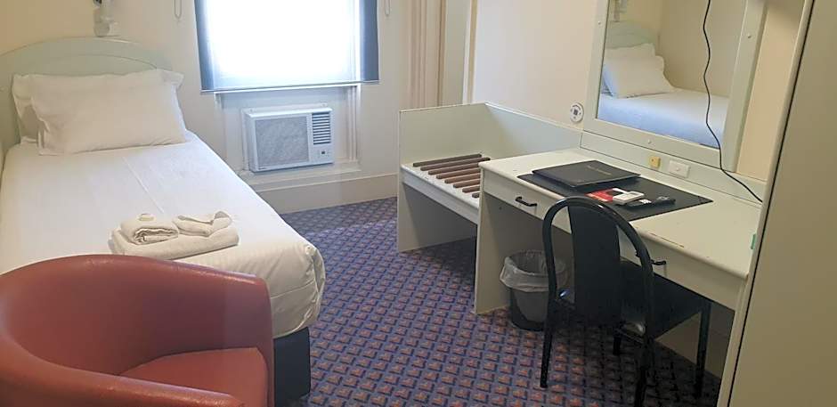 Grand Tasman Hotel