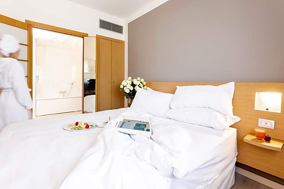 Living Place Hotel
