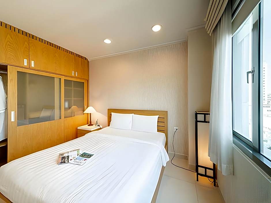 Mayfair Suites Serviced Apartment