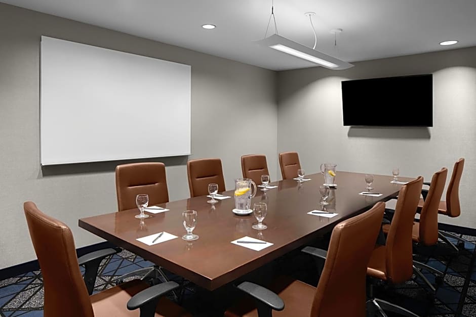 Courtyard by Marriott Los Angeles Burbank Airport