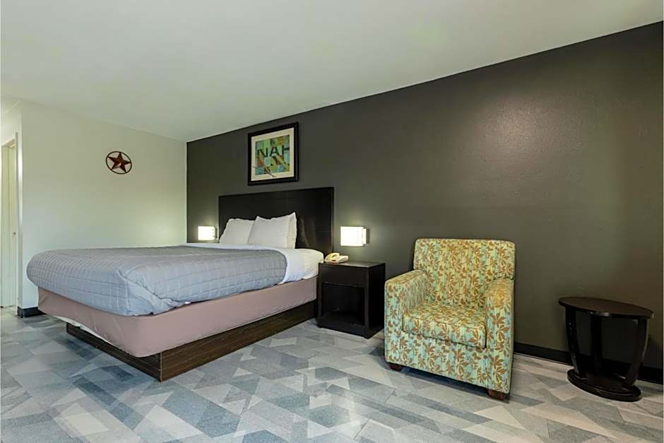 Freer Executive inn and Studios