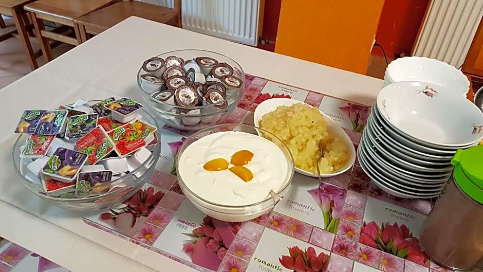 O.W. Krakus II - Domki i Pokoje