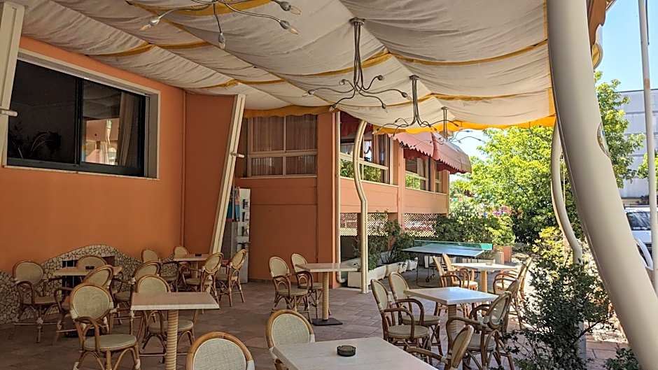 Hotel Joli