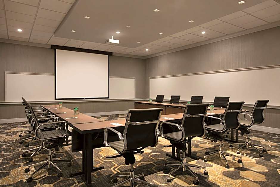 Embassy Suites By Hilton Hotel Richmond-Commerce Center