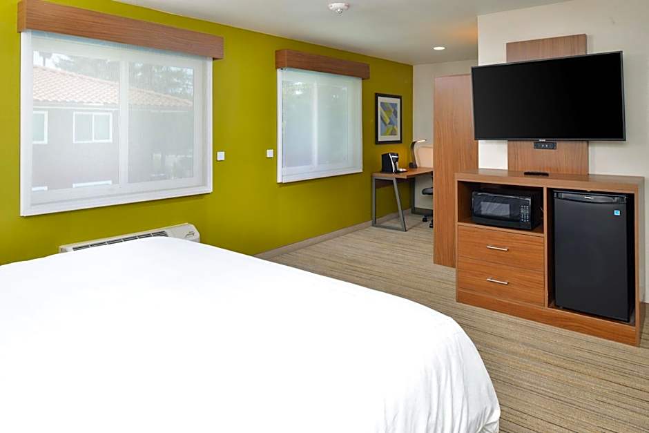 Holiday Inn Express Santa Rosa North By IHG