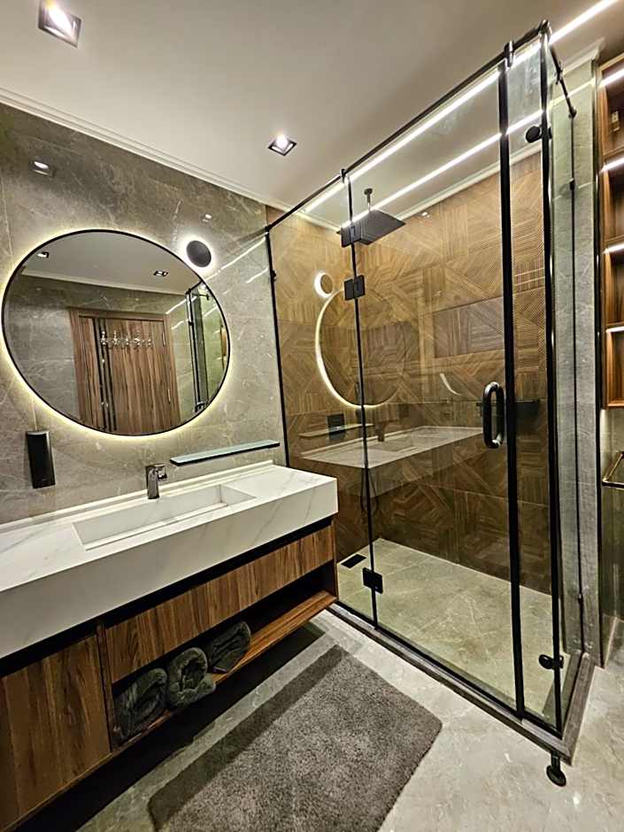 New Cairo's Poolside Oasis