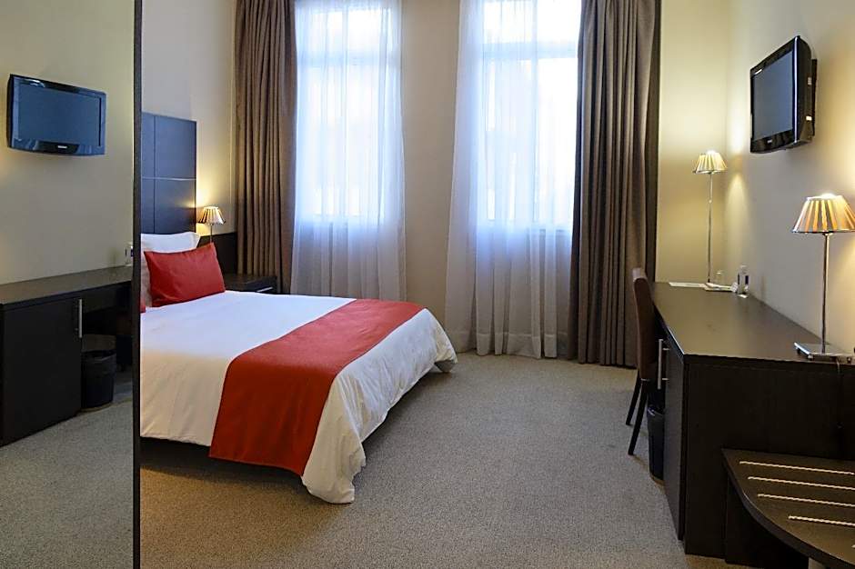 TANA Hotel
