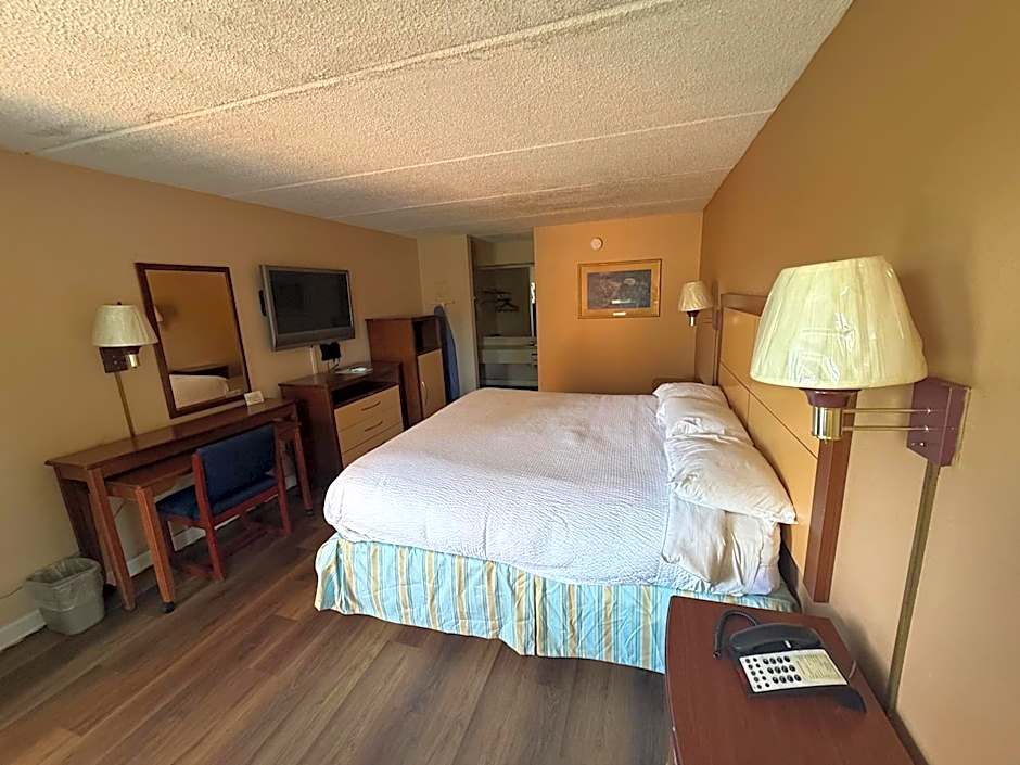 Camilla Inn & Suites