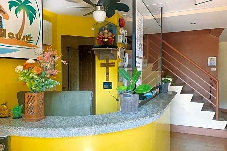 RedDoorz @ La Briana Guest House Bantayan Cebu