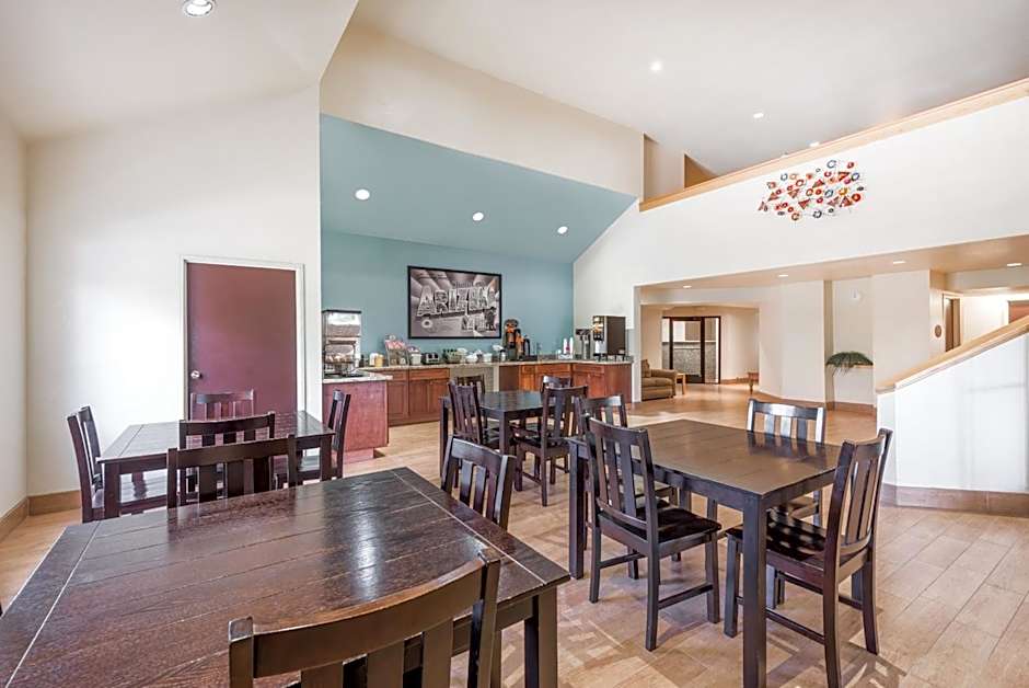 Super 8 by Wyndham Show Low