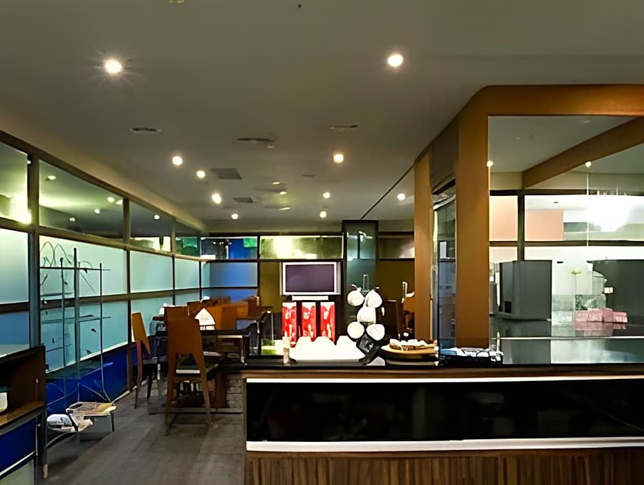 Hold Me Hotel  Zhongzheng