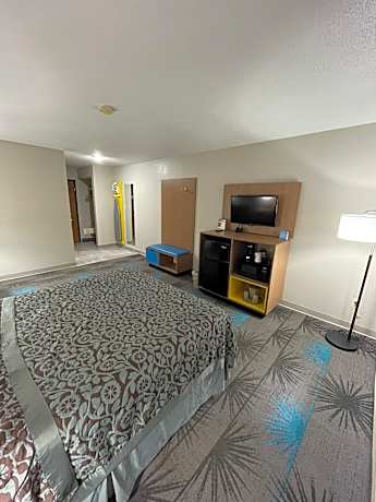 Queen Room - Mobility Access/Non-Smoking