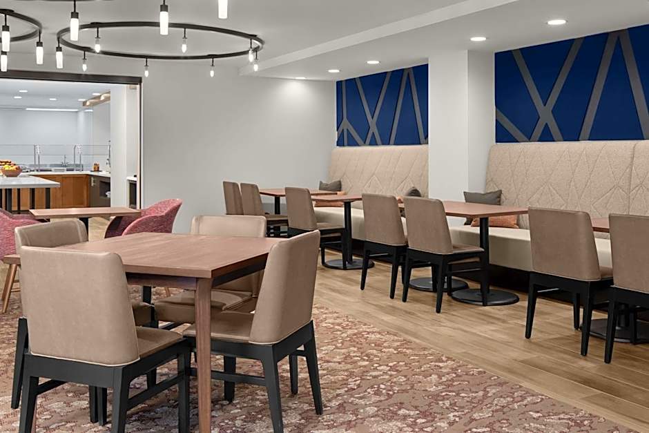 Hilton Garden Inn Bethesda Downtown