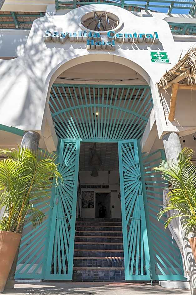 Sayulita Central Hotel