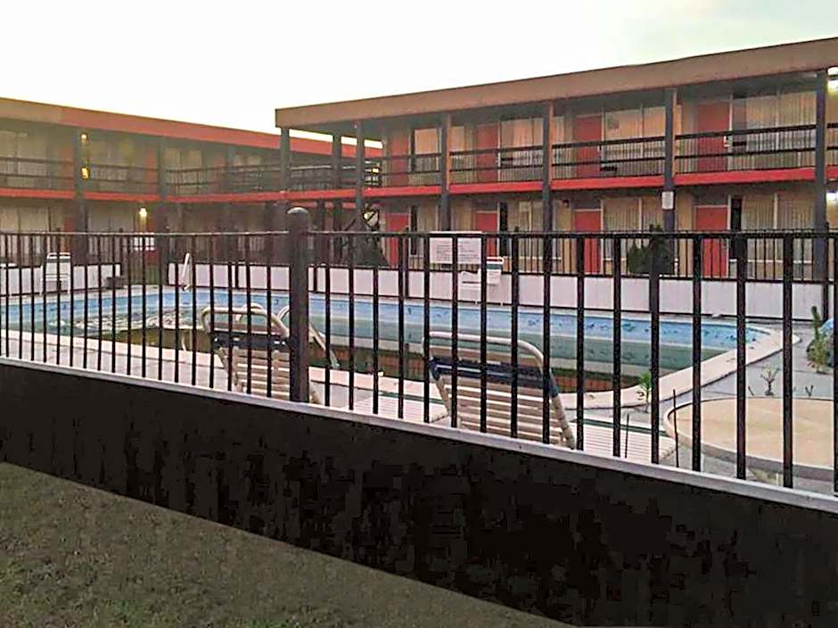 SPRINGWOOD HOTEL, Opelika I-85 Columbus Pkwy