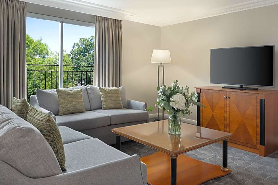 Delta Hotels by Marriott Heathrow Windsor