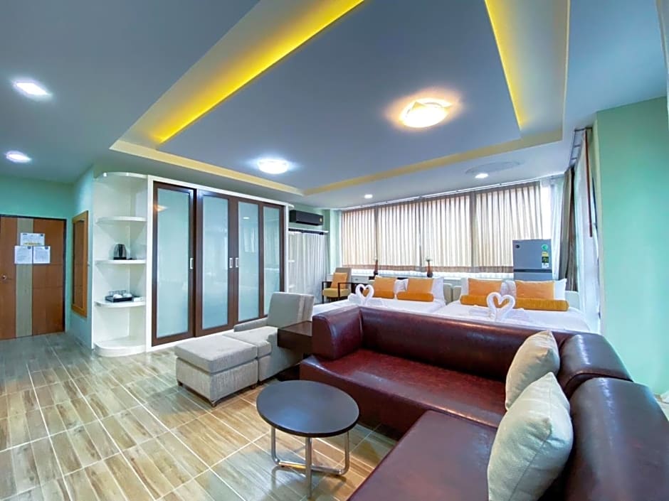 Daddy Dream Hotel and Residence