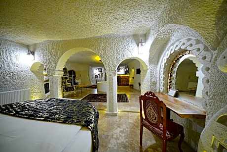 Deluxe Cave Room with Valley View