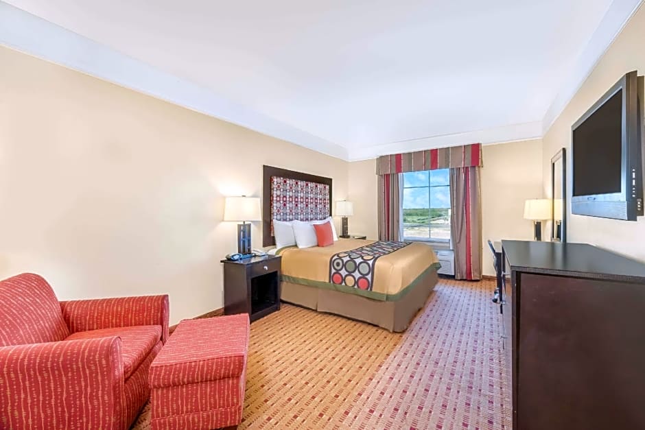 Super 8 by Wyndham Hidalgo/McAllen Area