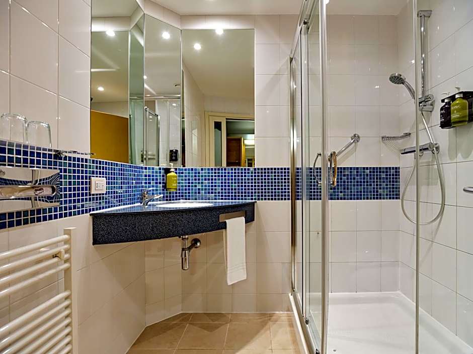 Holiday Inn Express Milan-Malpensa Airport By IHG