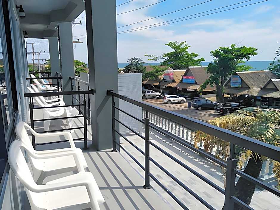 Pimpimarn Beach Hotel