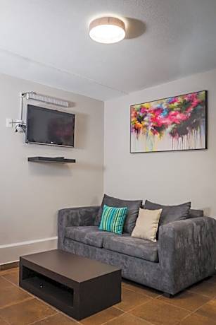HOTEL CAREYES