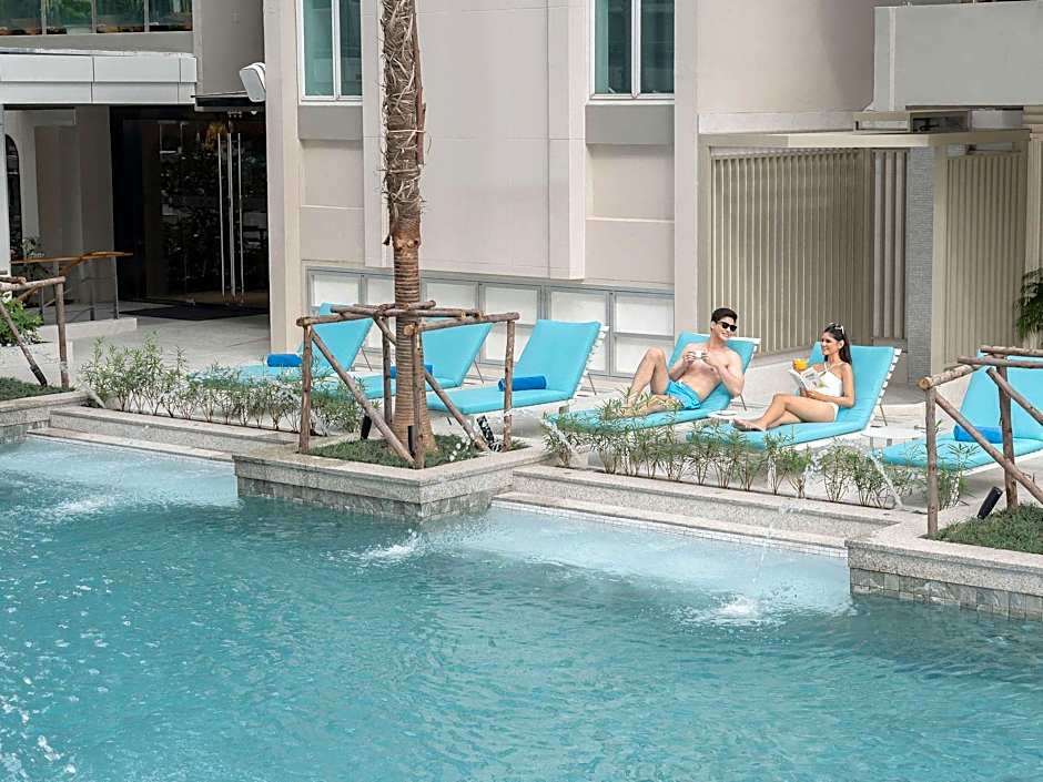 Novotel Living Bangkok Sukhumvit Legacy