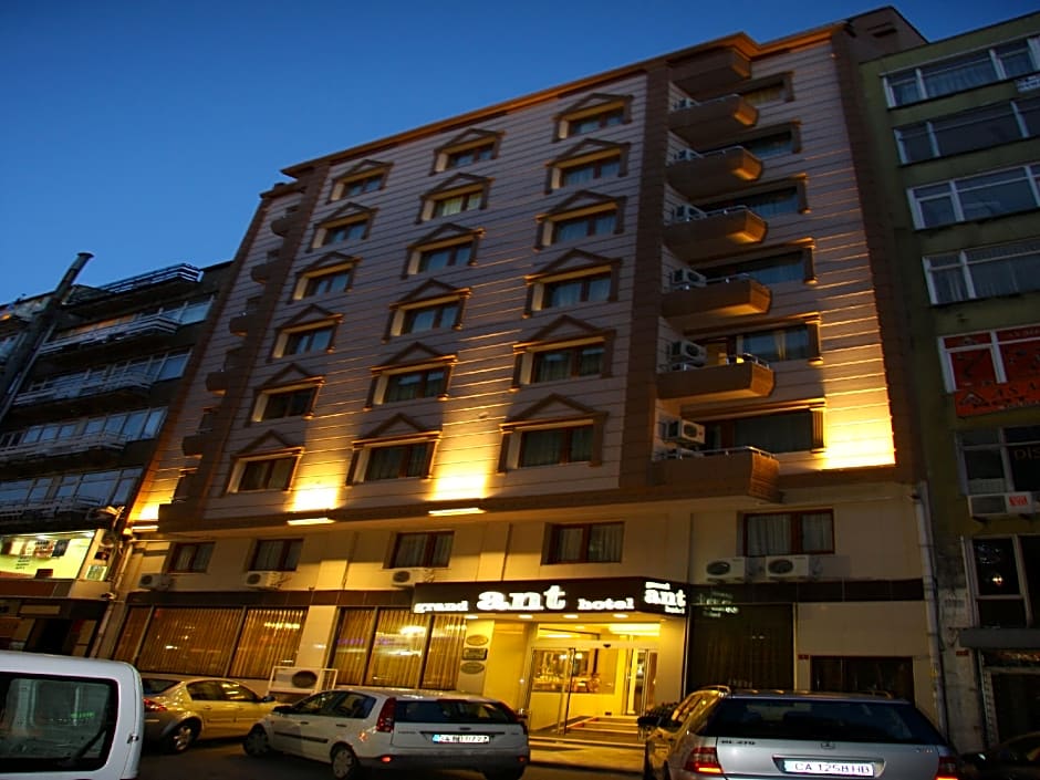 Grand Ant Hotel