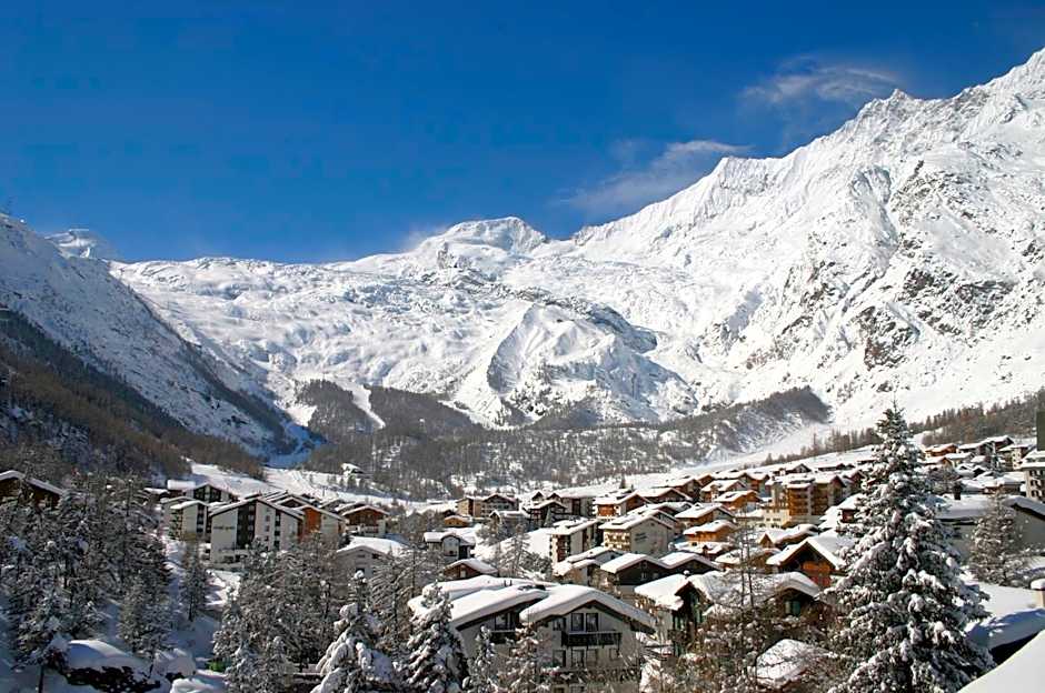 Hotel THE LARIX ski-in ski-out