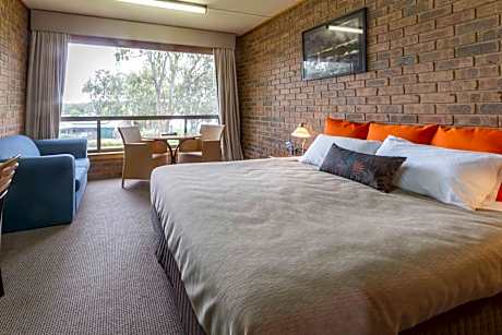 King Suite with River View