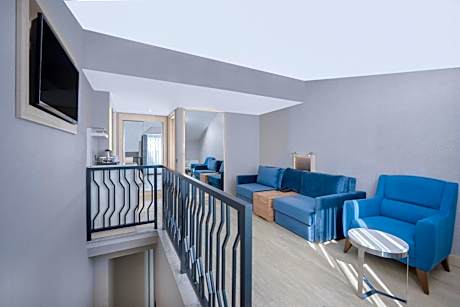 Family Room with Sea View