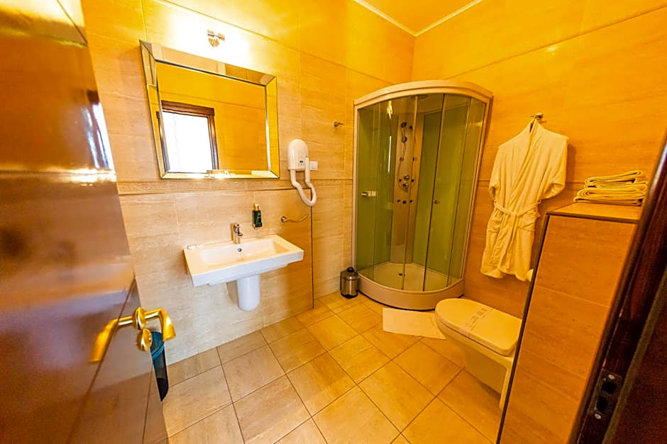 Daily Plaza Boutique Hotel