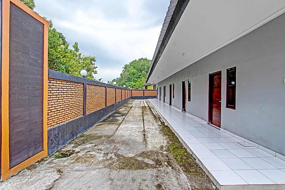 OYO 92289 Hotel Aji Kusuma