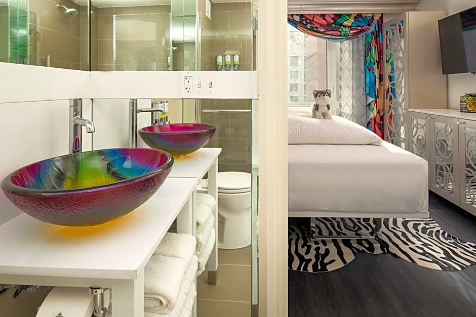 Staypineapple, An Artful Hotel, Midtown