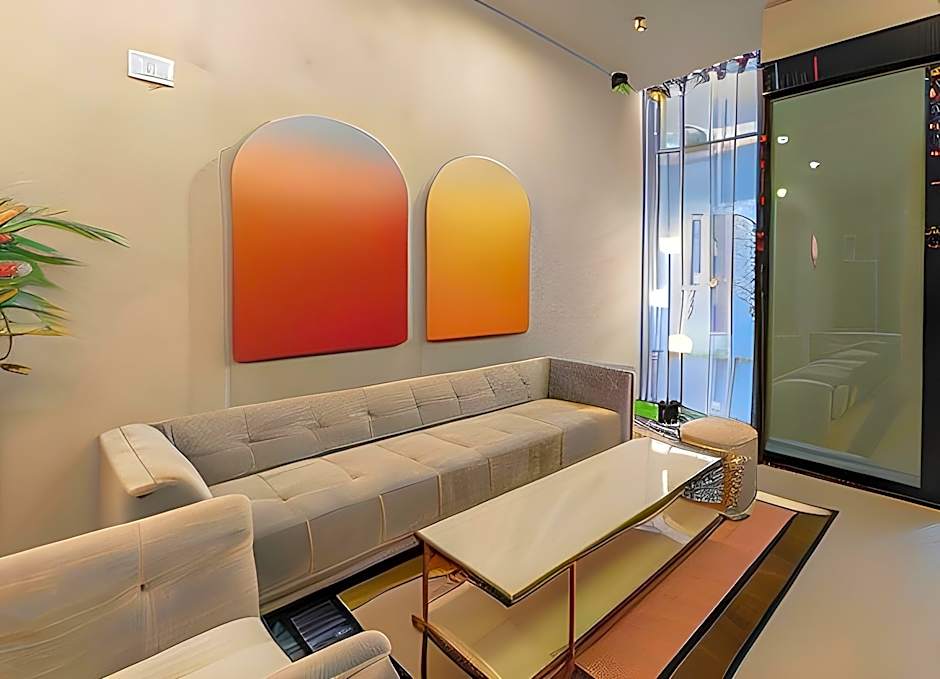 Brown-Dot Hotel Deokcheon